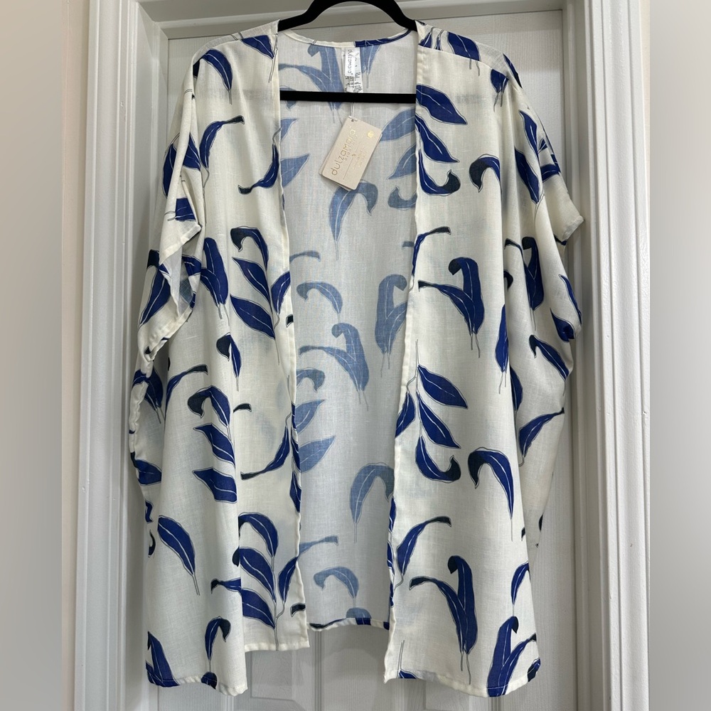 NEW Large Blue and White Leaf Pattern Kimono Oversized Puerto Vallarta Beachwear